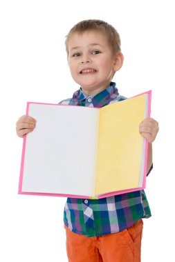 Küçük çocuk bir kitap