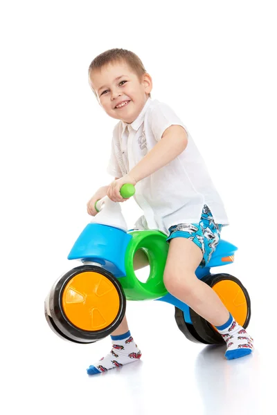 Menino de bicicleta — Fotografia de Stock