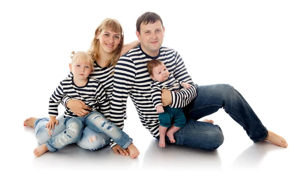 Famiglia felice di quattro persone — Foto Stock