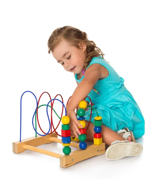 Vacker liten flicka i en Montessori klass — Stockfoto