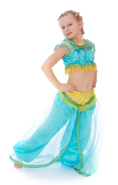 Hübsches Mädchen im orientalischen Kostüm — Stockfoto