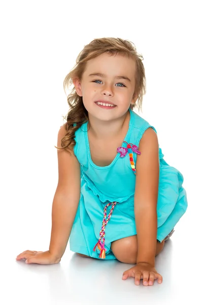 Adorável menina da moda com cabelo bonito — Fotografia de Stock