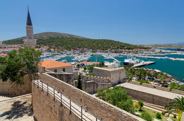 Vista de Cesme do castelo, Turquia — Fotografia de Stock