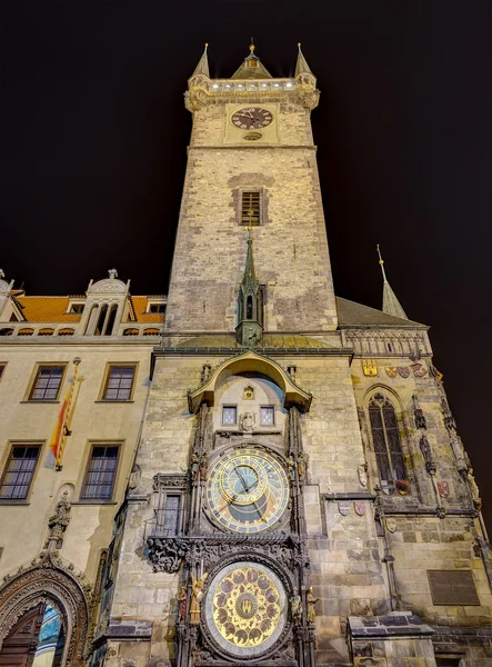 Die astronomische Uhr in der Nacht, Prag, Tschechische Republik — Stockfoto