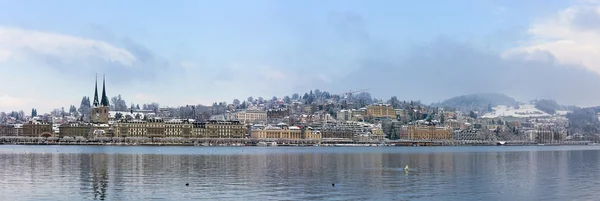 Панорама Люцерна зимой, Швейцария — стоковое фото