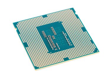 Bilgisayar işlemci yongası üzerinde beyaz izole (Cpu)