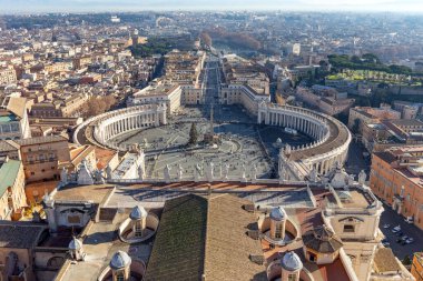 St. Peter Meydanı 'nın ve Roma şehrinin yüksek açılı manzarası, İtalya