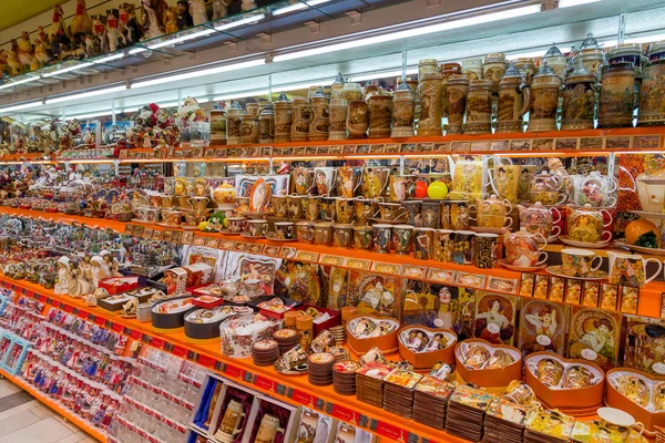 Hediyelik eşya dükkanı iç Karlovy Vary, Çek Cumhuriyeti