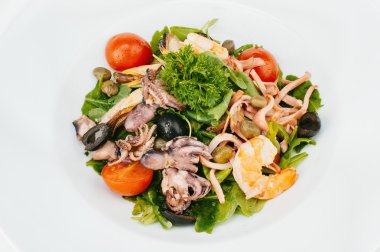 taze deniz ürünleri salatası