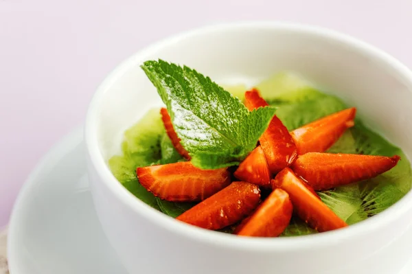 taze meyve salatası tatlı