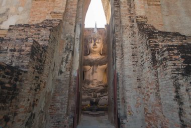 Eski kilisedeki eski Buda..