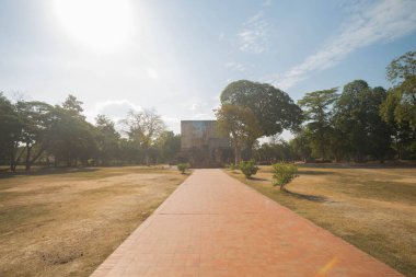 Tapınağın içinde arkeolojik bir alan var..