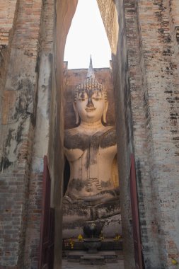 Eski kilisedeki eski Buda..