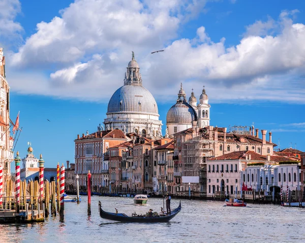 Grand Canal med gondol i Venedig, Italien — Stockfoto