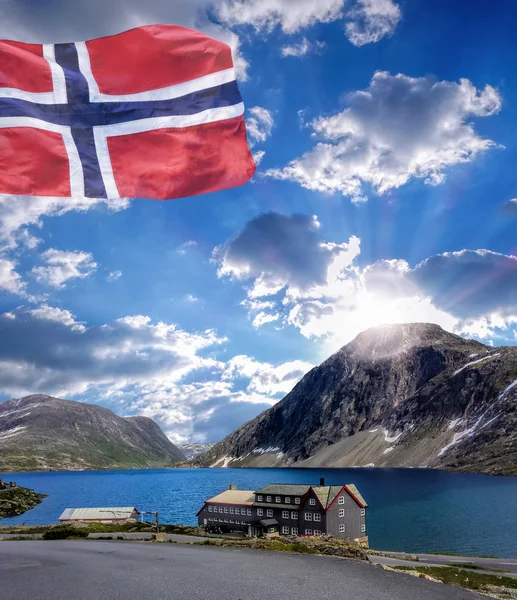 Norway landscape with hotel — Stock Photo, Image