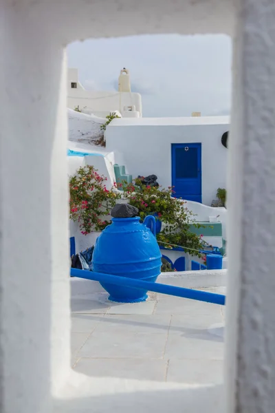 Santorini island with typical house in Greece — Stock Photo, Image