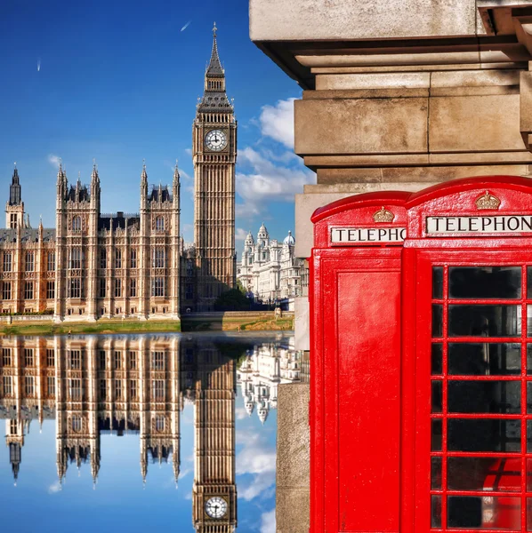 Símbolos de Londres con BIG BEN y cabinas telefónicas rojas en Inglaterra, Reino Unido —  Fotos de Stock