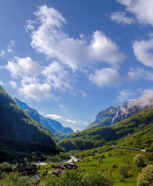 Fiyortları, Norveç'te Myrdal Flam üzerinden demiryolu arasındaki tren