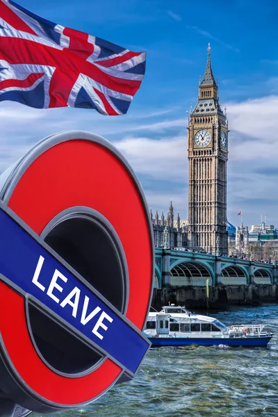 Grã-Bretanha vota para deixar a União Europeia, Big Ben com navio de cruzeiro em Londres, Inglaterra, Reino Unido — Fotografia de Stock