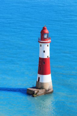 Eastbourne, Doğu Sussex, İngiltere yakınlarındaki tebeşir kayalıkları olan Beachy Head Deniz Feneri