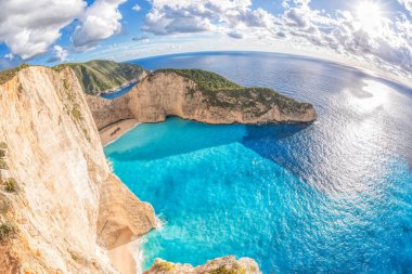 Yunanistan 'ın Zakynthos adasında gemi enkazı olan Navagio plajı