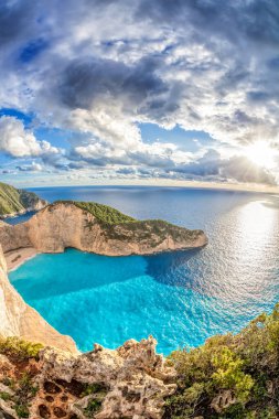 Yunanistan 'ın Zakynthos adasında gemi enkazı olan Navagio plajı