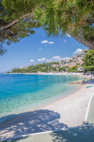 Geweldige Kroatische Stranden Met Blauwe Lucht Brela Dalmatië Kroatië — Stockfoto