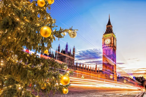 Big Ben Mit Weihnachtsbaum Abend London England Vereinigtes Königreich — Stockfoto