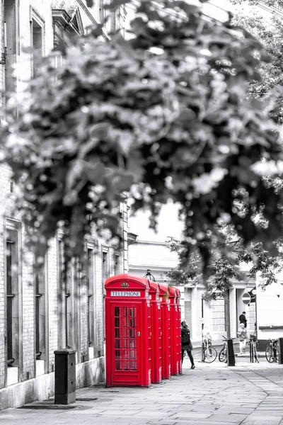 Covent Garden Caddesindeki Ünlü Kırmızı Telefon Kulübeleri Londra Ngiltere — Stok fotoğraf