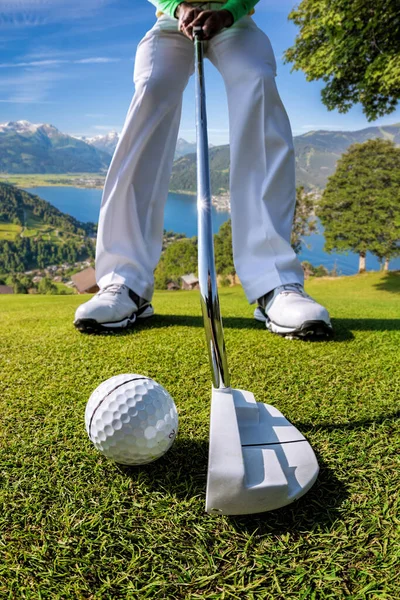 Homme Jouant Golf Contre Célèbre Zell See Autriche — Photo