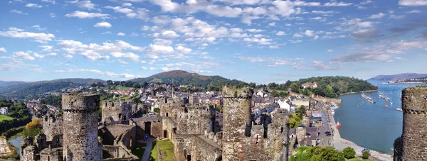 Famous Conwy Castle in Wales, Verenigd Koninkrijk, reeks Walesh kastelen — Stockfoto