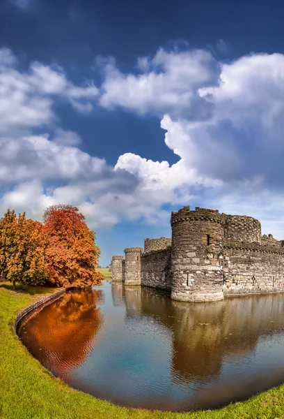 Famous Beaumaris Castle in Anglesey, North Wales, United Kingdom, series of Walesh castles — Stock Photo, Image