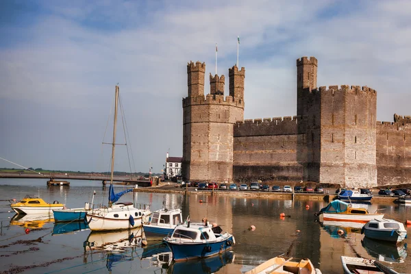 Caernarfon κάστρο στην Ουαλία, Ηνωμένο Βασίλειο. — Φωτογραφία Αρχείου