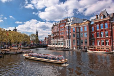 Kanal Hollanda'da Amsterdam şehir