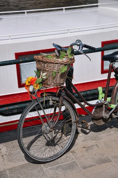 Amsterdam city z kanału w Holandii — Zdjęcie stockowe