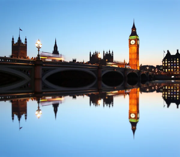 Famoso Big Ben en Londres, Inglaterra — Foto de Stock