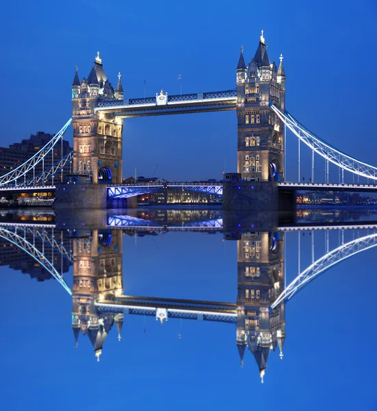 Ünlü kule Köprüsü, Londra, İngiltere — Stok fotoğraf