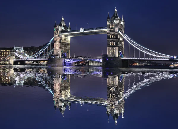 Тауэрский мост в Лондоне, Англия — стоковое фото