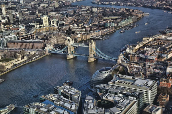 Slavný tower bridge v Londýně, Anglie — Stock fotografie