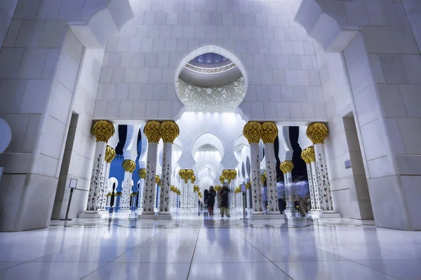 Sheikh Zayed mosque in Abu Dhabi, United Arab Emirates, Middle East — Stock Photo, Image