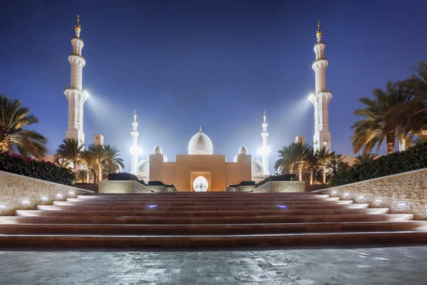 在阿拉伯联合酋长国阿布扎比中东谢赫 · 扎耶德清真寺 — 图库照片