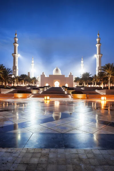 Mesquita Sheikh Zayed em Abu Dhabi, Emirados Árabes Unidos, Oriente Médio — Fotografia de Stock