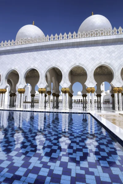 Sheikh Zayed mosque in Abu Dhabi, United Arab Emirates, Middle East — Stock Photo, Image