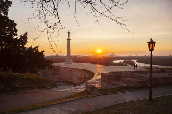 Statue of Victory with a monument in capital city Belgrade, Serbia — Stock Photo, Image