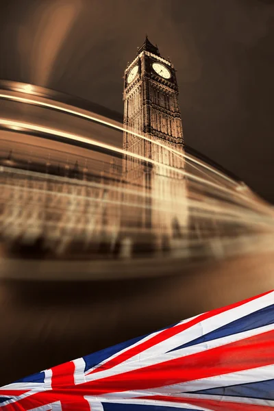 Big ben med flagga england, london, Storbritannien — Stockfoto