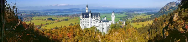 Zamek Neuschwanstein w Bawarii, Niemcy — Zdjęcie stockowe