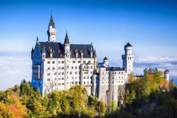 Castillo Neuschwanstein en Baviera, Alemania — Foto de Stock