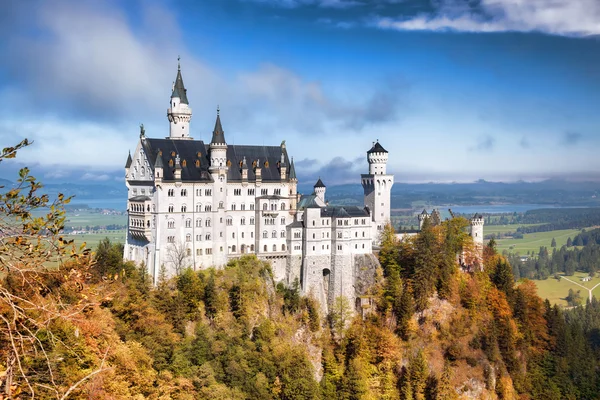 Neuschwanstein slott i Bayern, Tyskland — Stockfoto