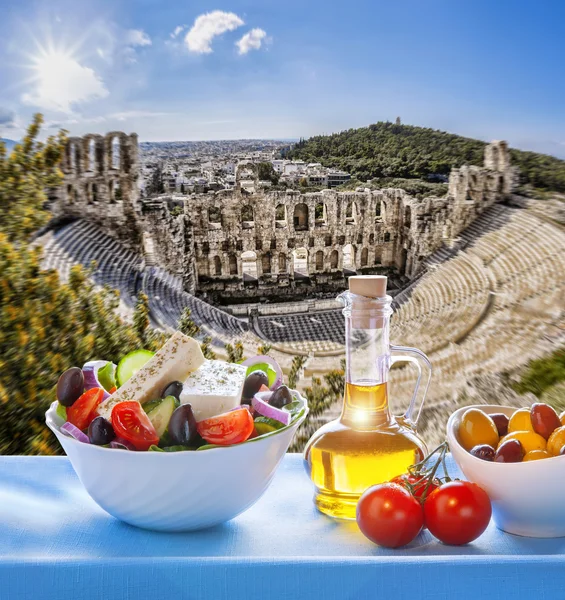 Acropolis with Greek salad in Athens, Greece — Stock Photo, Image