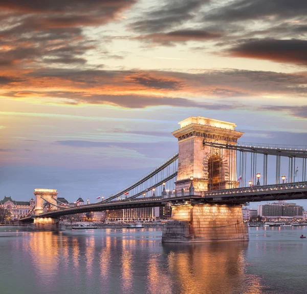 Chain Bridge in Budapest, capital city of Hungary — Stock Photo, Image